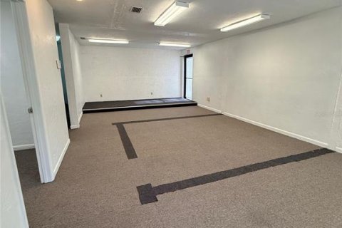 Immobilier commercial à louer à Gainesville, Floride: 80.27 m2 № 2430866 - photo 7