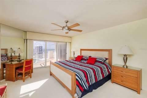 Condo in Daytona Beach, Florida, 3 bedrooms  № 1914928 - photo 19