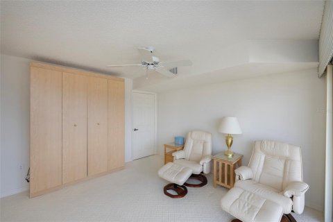 Condo in Daytona Beach, Florida, 3 bedrooms  № 1914928 - photo 22