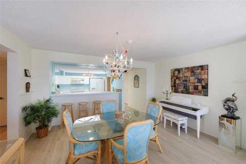 Condo in Daytona Beach, Florida, 3 bedrooms  № 1914928 - photo 30