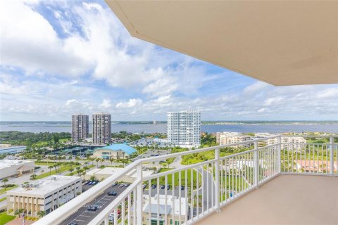 Condo in Daytona Beach, Florida, 3 bedrooms  № 1914928 - photo 5