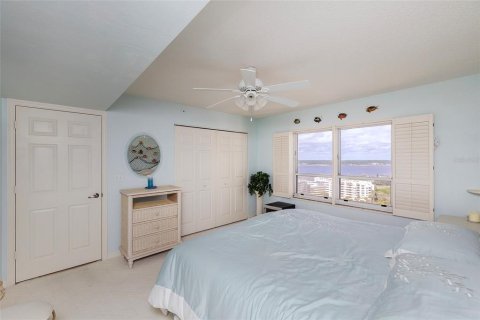 Condo in Daytona Beach, Florida, 3 bedrooms  № 1914928 - photo 24
