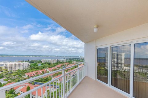 Condo in Daytona Beach, Florida, 3 bedrooms  № 1914928 - photo 7