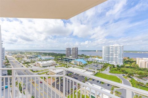Condo in Daytona Beach, Florida, 3 bedrooms  № 1914928 - photo 8