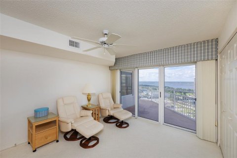 Condo in Daytona Beach, Florida, 3 bedrooms  № 1914928 - photo 21