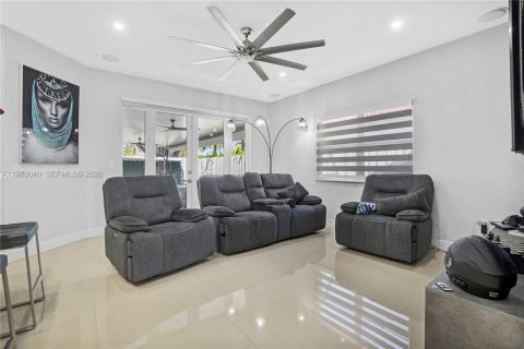 Купить виллу или дом в Хомстед, Флорида 3 спальни, 166.02м2, № 2033999 - фото 28