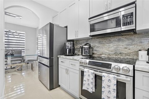 Купить виллу или дом в Хомстед, Флорида 3 спальни, 166.02м2, № 2033999 - фото 8