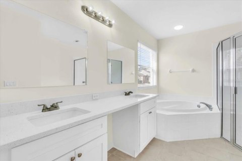 House in Palmetto, Florida 3 bedrooms, 188.96 sq.m. № 1722914 - photo 14