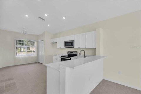House in Palmetto, Florida 3 bedrooms, 188.96 sq.m. № 1722914 - photo 9