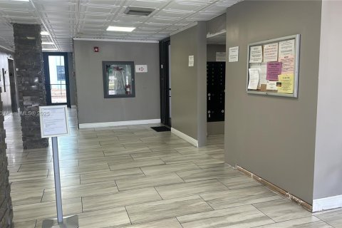 Condominio en venta en Miami, Florida, 1 dormitorio, 78.04 m2 № 1985491 - foto 3