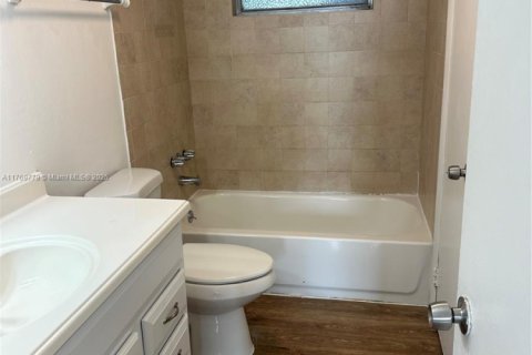 Condominio en venta en Miami, Florida, 1 dormitorio, 78.04 m2 № 1985491 - foto 16