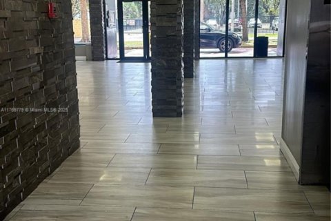 Condominio en venta en Miami, Florida, 1 dormitorio, 78.04 m2 № 1985491 - foto 6