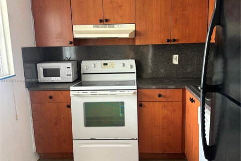 Condominio en venta en Miami, Florida, 1 dormitorio, 78.04 m2 № 1985491 - foto 14