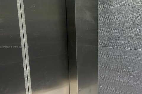 Condominio en venta en Miami, Florida, 1 dormitorio, 78.04 m2 № 1985491 - foto 9