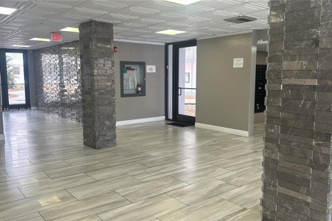 Condominio en venta en Miami, Florida, 1 dormitorio, 78.04 m2 № 1985491 - foto 4