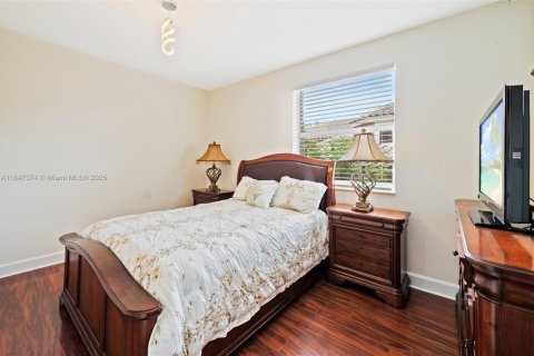 House in Miramar, Florida 6 bedrooms, 349.87 sq.m. № 1847803 - photo 29