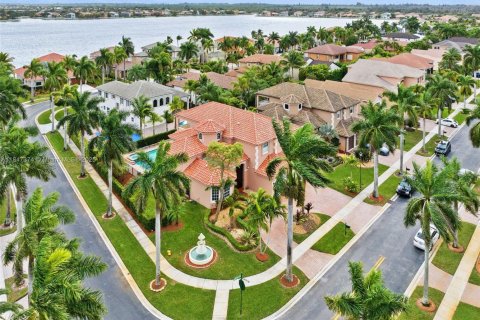 House in Miramar, Florida 6 bedrooms, 349.87 sq.m. № 1847803 - photo 4