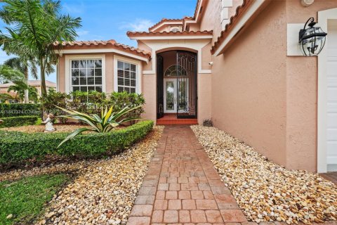 House in Miramar, Florida 6 bedrooms, 349.87 sq.m. № 1847803 - photo 6