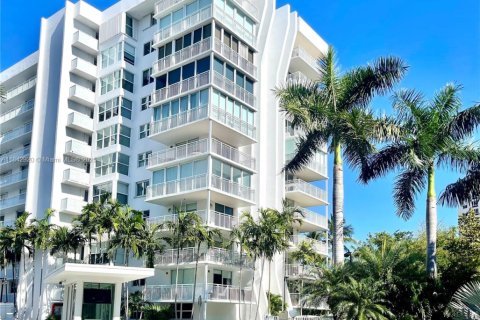 Condo in Key Biscayne, Florida, 2 bedrooms  № 1841311 - photo 1