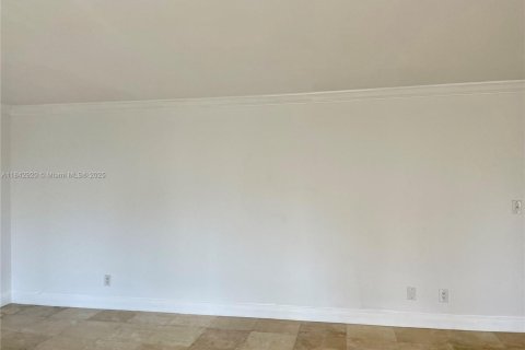 Condo in Key Biscayne, Florida, 2 bedrooms  № 1841311 - photo 17