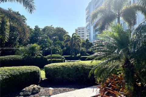 Condo in Key Biscayne, Florida, 2 bedrooms  № 1841311 - photo 3