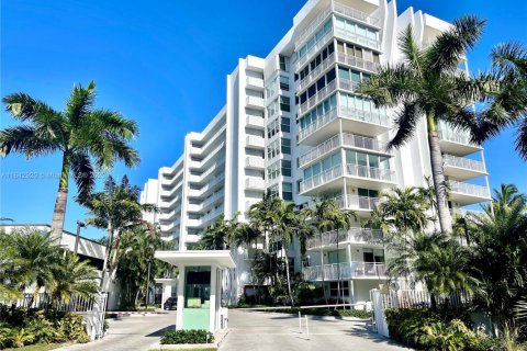 Condo in Key Biscayne, Florida, 2 bedrooms  № 1841311 - photo 2