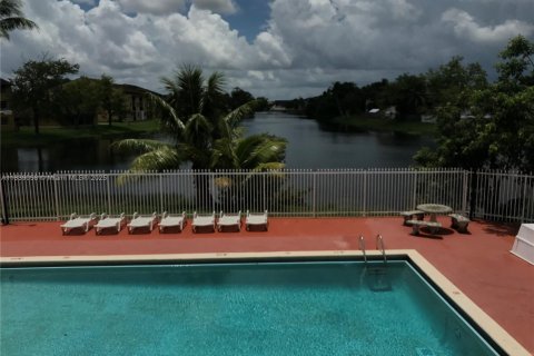 Купить таунхаус в Майами, Флорида 4 спальни, № 1980285 - фото 4