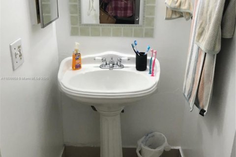 Купить таунхаус в Майами, Флорида 4 спальни, № 1980285 - фото 8