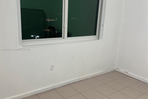 Купить таунхаус в Майами, Флорида 4 спальни, № 1980285 - фото 15