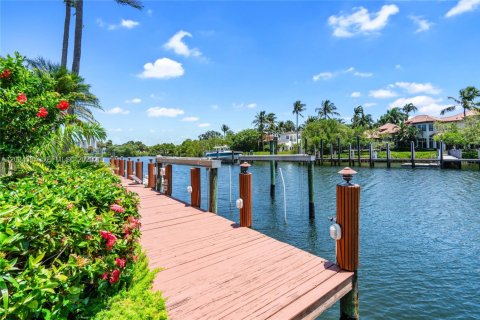 House in North Palm Beach, Florida 5 bedrooms, 637.96 sq.m. № 2257332 - photo 7