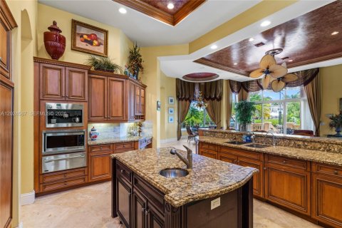 House in North Palm Beach, Florida 5 bedrooms, 637.96 sq.m. № 2257332 - photo 29