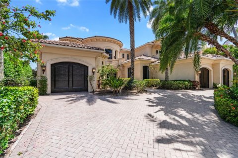 House in North Palm Beach, Florida 5 bedrooms, 637.96 sq.m. № 2257332 - photo 12