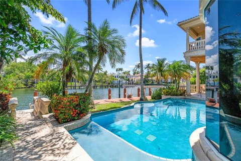 House in North Palm Beach, Florida 5 bedrooms, 637.96 sq.m. № 2257332 - photo 6