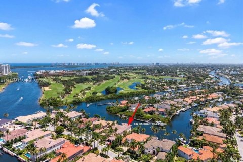 House in North Palm Beach, Florida 5 bedrooms, 637.96 sq.m. № 2257332 - photo 14