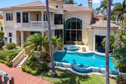 House in North Palm Beach, Florida 5 bedrooms, 637.96 sq.m. № 2257332 - photo 2