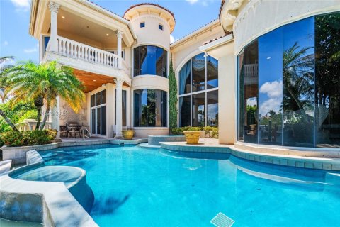 House in North Palm Beach, Florida 5 bedrooms, 637.96 sq.m. № 2257332 - photo 5