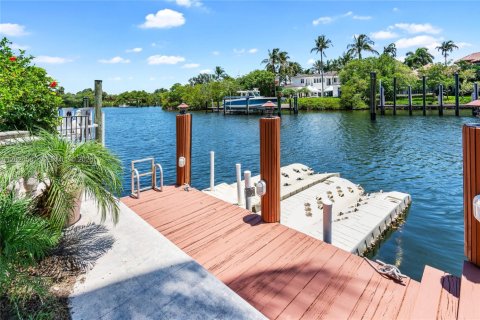House in North Palm Beach, Florida 5 bedrooms, 637.96 sq.m. № 2257332 - photo 9