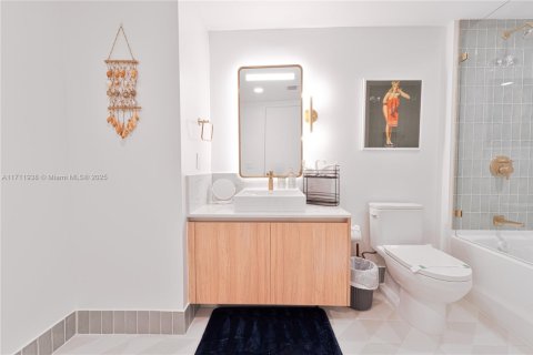 Condominio en venta en Miami, Florida, 1 dormitorio, 63.08 m2 № 1465601 - foto 9