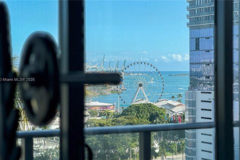 Condominio en venta en Miami, Florida, 1 dormitorio, 63.08 m2 № 1465601 - foto 24