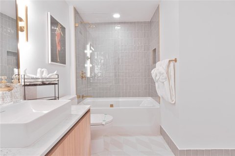 Condominio en venta en Miami, Florida, 1 dormitorio, 63.08 m2 № 1465601 - foto 10