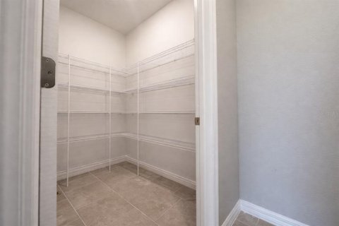 Casa en alquiler en Wesley Chapel, Florida, 5 dormitorios, 307.79 m2 № 2166297 - foto 9