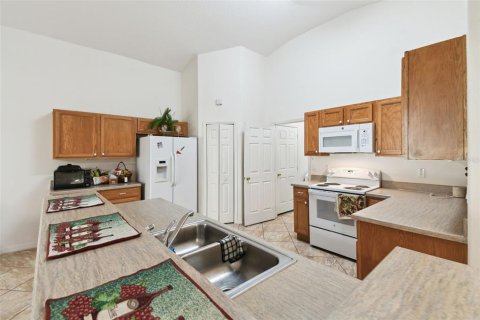 House in Kissimmee, Florida 3 bedrooms, 188.87 sq.m. № 1565855 - photo 18