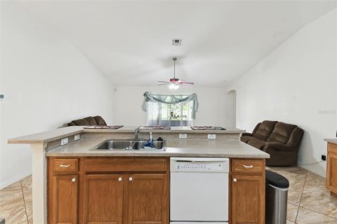 House in Kissimmee, Florida 3 bedrooms, 188.87 sq.m. № 1565855 - photo 15