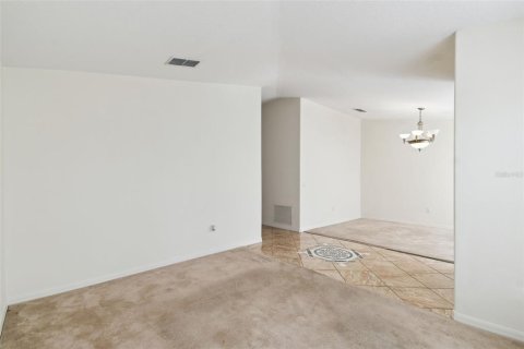 House in Kissimmee, Florida 3 bedrooms, 188.87 sq.m. № 1565855 - photo 6