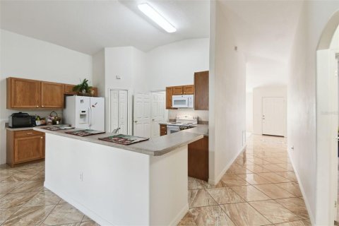 House in Kissimmee, Florida 3 bedrooms, 188.87 sq.m. № 1565855 - photo 13