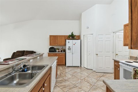 House in Kissimmee, Florida 3 bedrooms, 188.87 sq.m. № 1565855 - photo 16