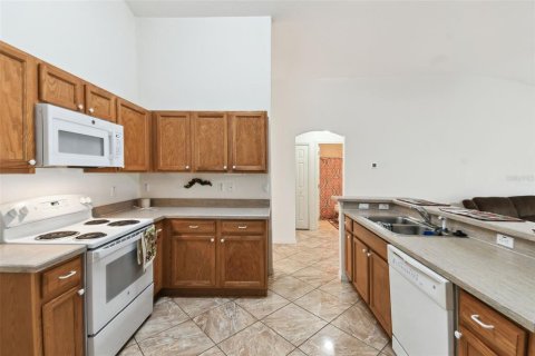 House in Kissimmee, Florida 3 bedrooms, 188.87 sq.m. № 1565855 - photo 12