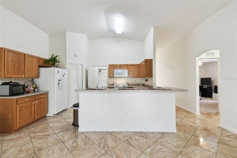 House in Kissimmee, Florida 3 bedrooms, 188.87 sq.m. № 1565855 - photo 9