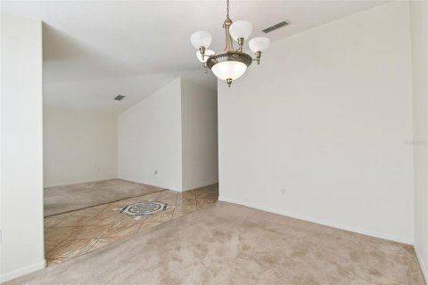 House in Kissimmee, Florida 3 bedrooms, 188.87 sq.m. № 1565855 - photo 8