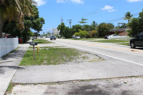 House in West Park, Florida 3 bedrooms, 128.95 sq.m. № 1791103 - photo 6